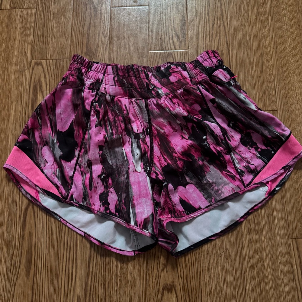 Lululemon Hotty Hot Shorts in Pink snd Black Marble Print Size 6